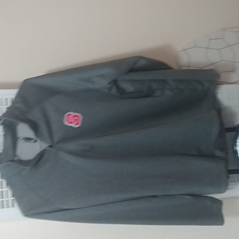 Long sleeve pull over
